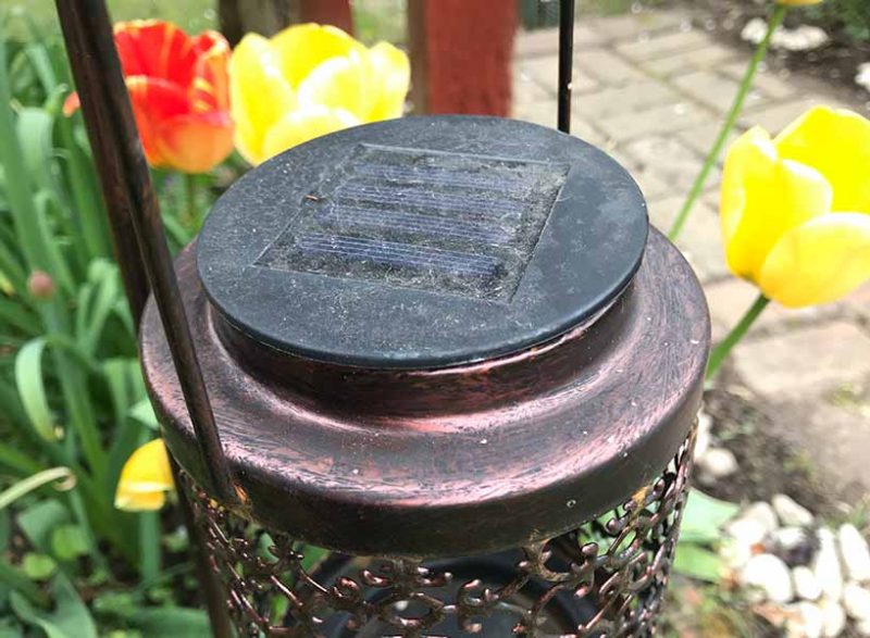 How to Clean Solar Lights