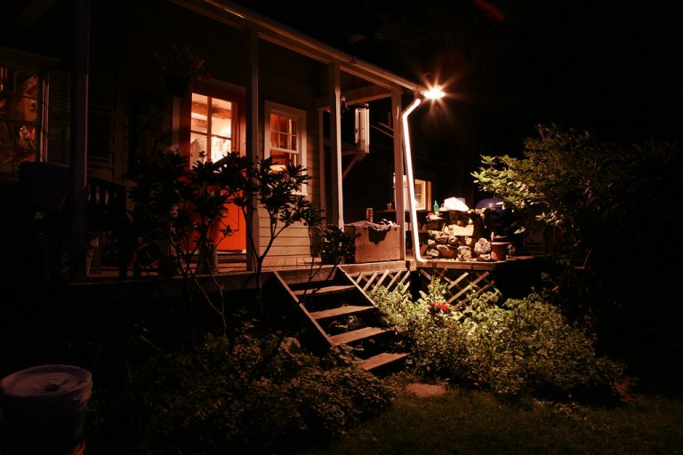 What Does a Red Porch Light Mean? Here is it's Meaning